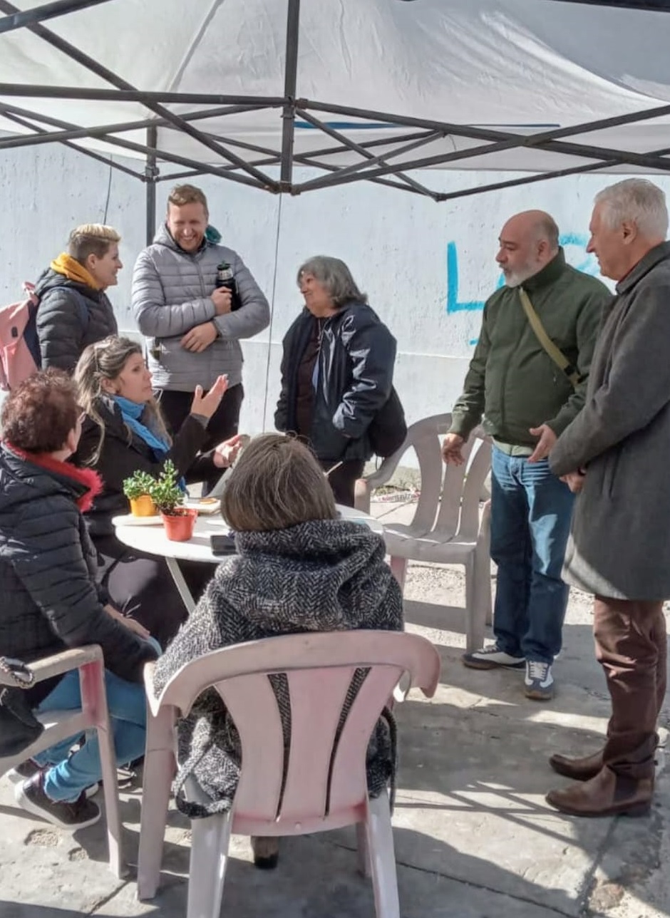 El dictador Cagliardi cierra el Concejo Deliberante: la oposición instala un gazebo en la calle